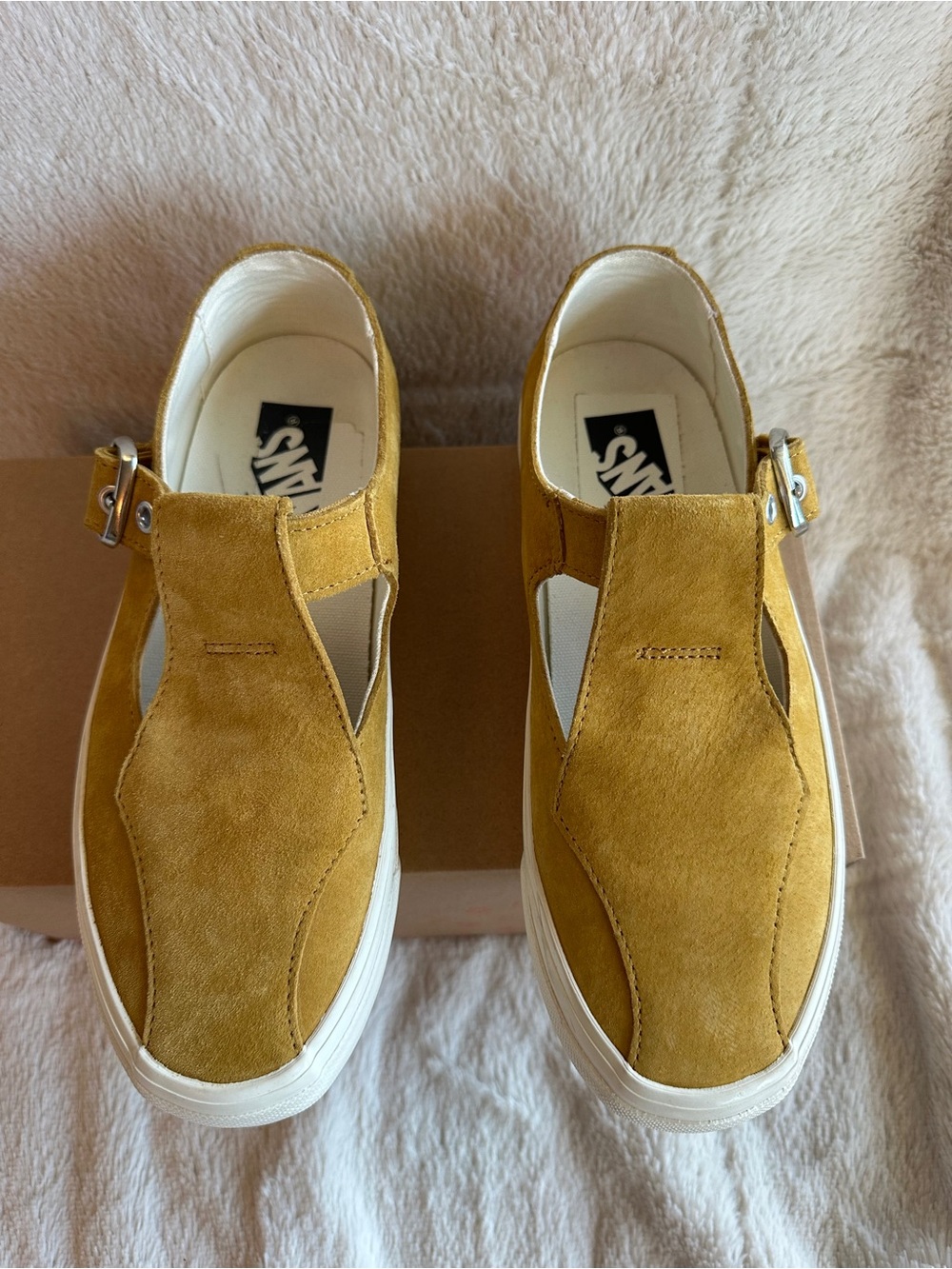 Vans 93 LX Mary Jane Suede in Gold, W 7.5 - Picture 3 of 9